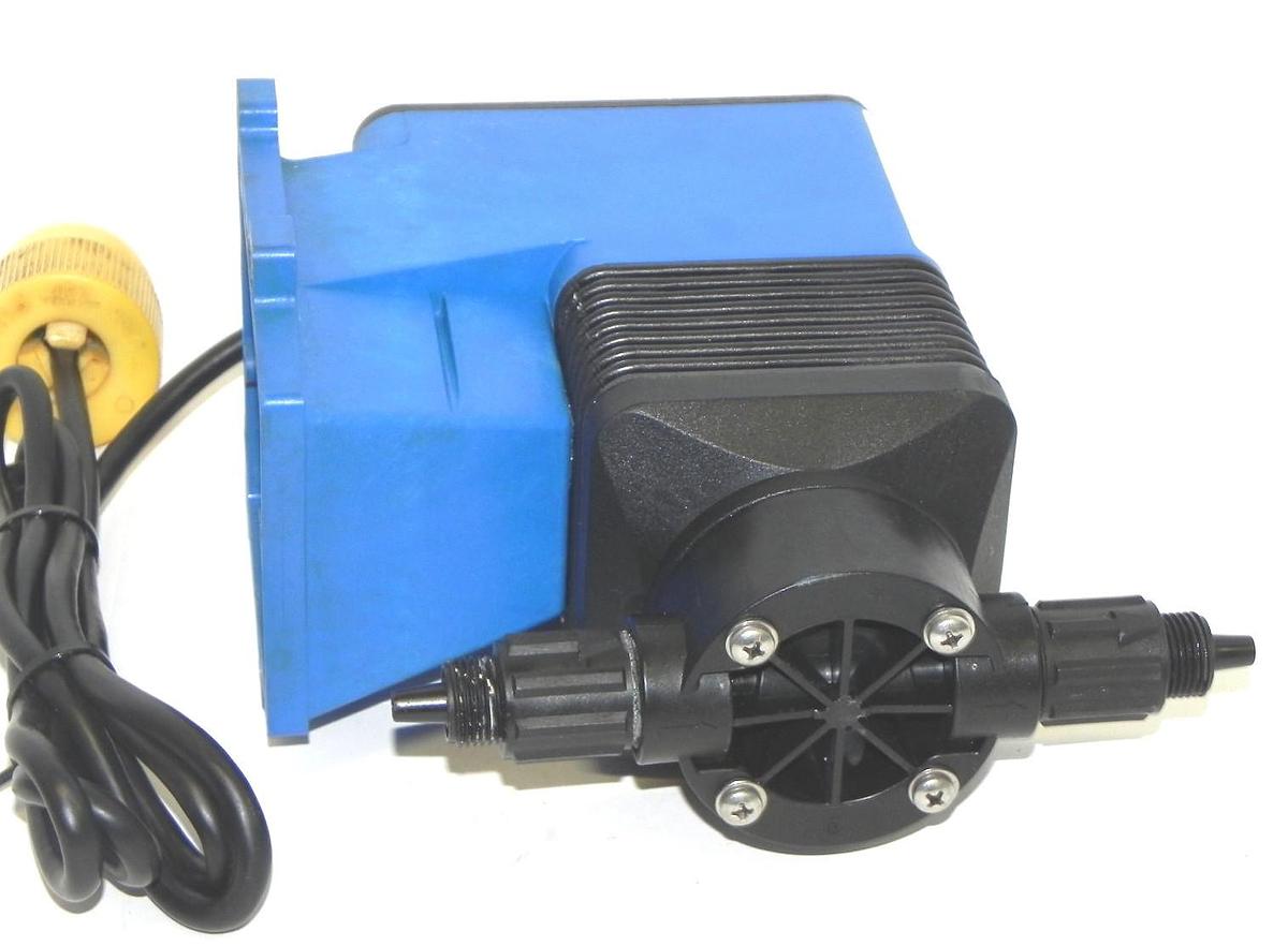 Used PULSATRON ELECTRONIC METERING PUMP LB64SA-PTC1-XXX PULSAFEEDER LB64SAPTC1XXX