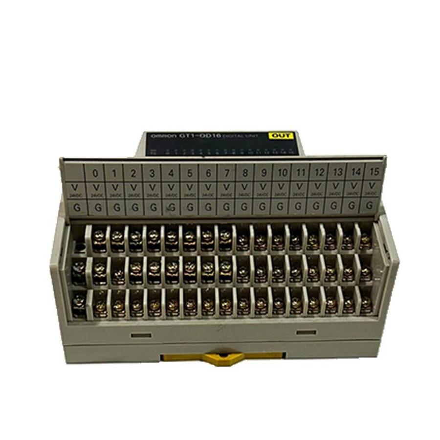 Used OMRON GT1-BSC02 / GT1BSC02 DIGITAL I/O UNIT 24VDC 16 POINTS