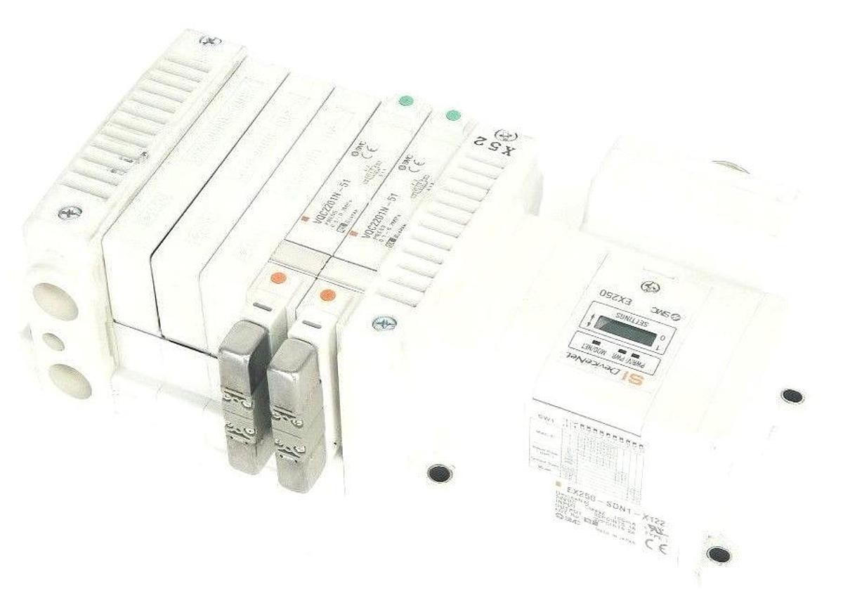 Used SMC SI DEVICENET EX250-SDN1-X122 MANIFOLD W/ (2) VQC2201N-51 & (3) VQC2201N-51