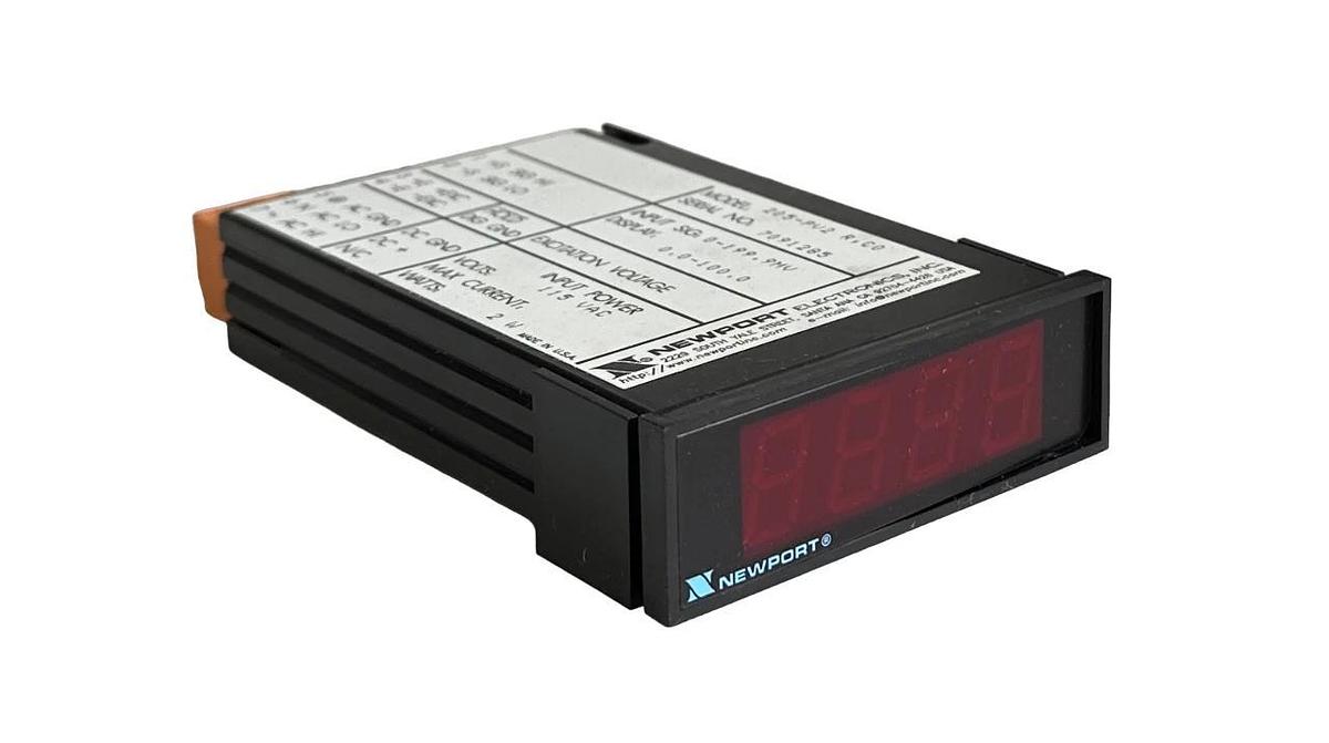 NEW NEWPORT ELECTRONICS 205-PV2 R,C0 PROCESS PANEL METER 115VAC 2W 205PV2