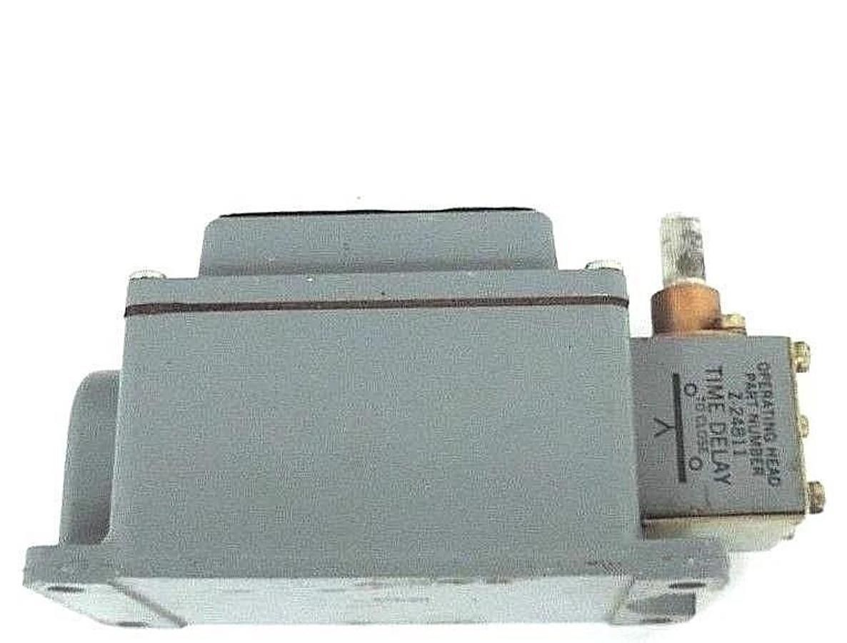 Used ALLEN BRADLEY 802T-R2TD SER. 1 TIME DELAY OILTIGHT LIMIT SWITCH W/ Z-24811 HEAD