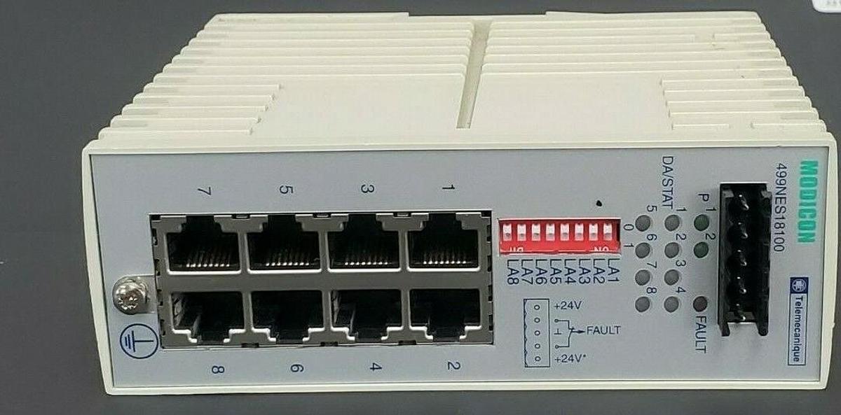 Used TELEMECANIQUE MODICON 499NES18100 CONNEXIUM 8TX 10/100 SWITCH PV: 01 RL: 00