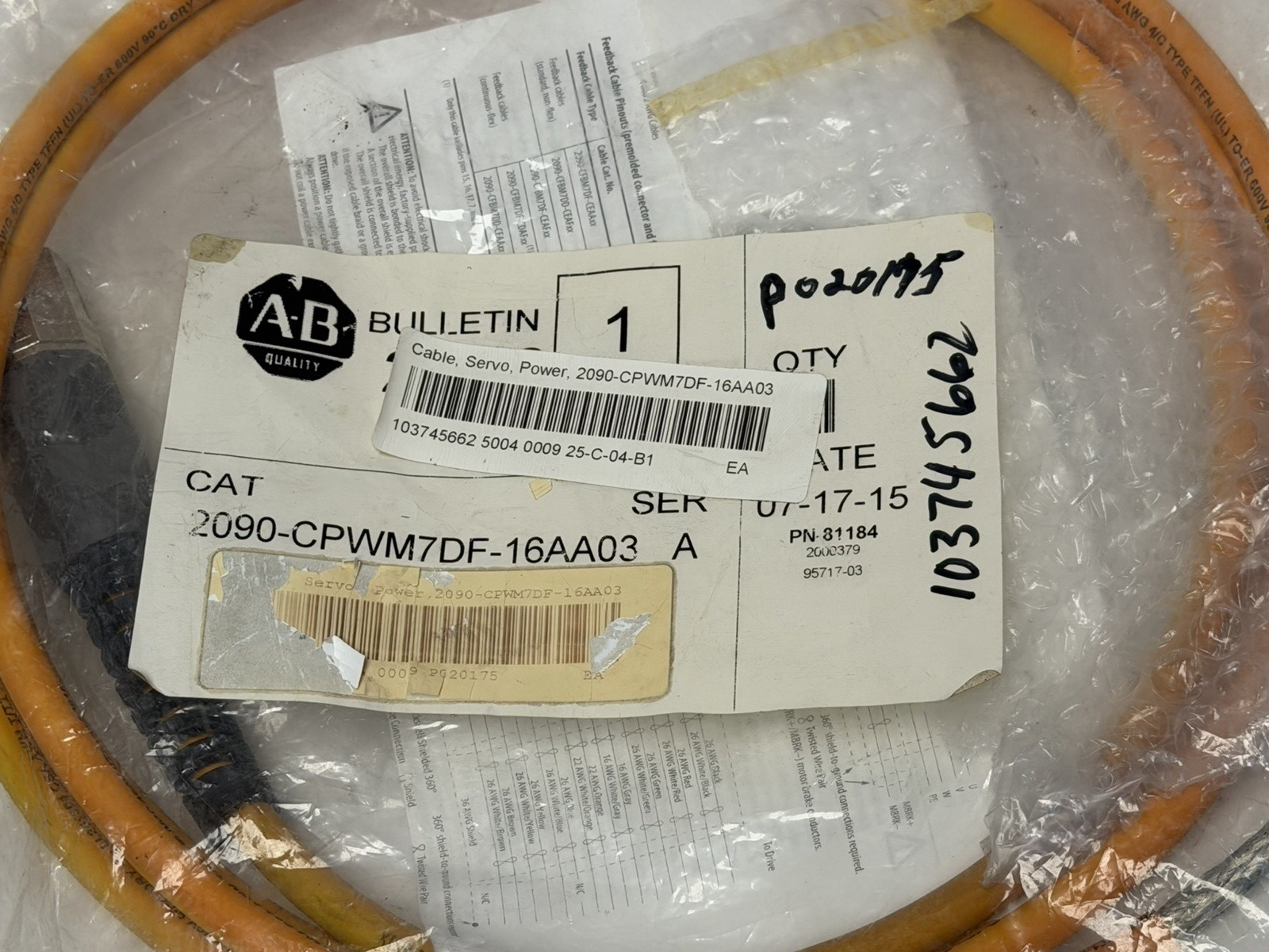 NEW ALLEN BRADLEY 2090-CPWM7DF-16AA03 /A POWER AND FEEDBACK CABLE 3M CABLE