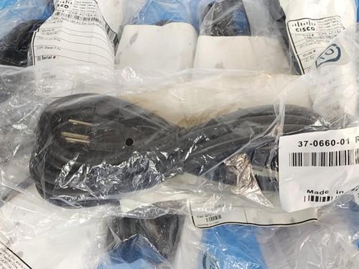 LOT OF 8 NEW CISCO 37-0660-01 ANGLED AC POWER CORDS 8FT 125 VAC 15 AMP