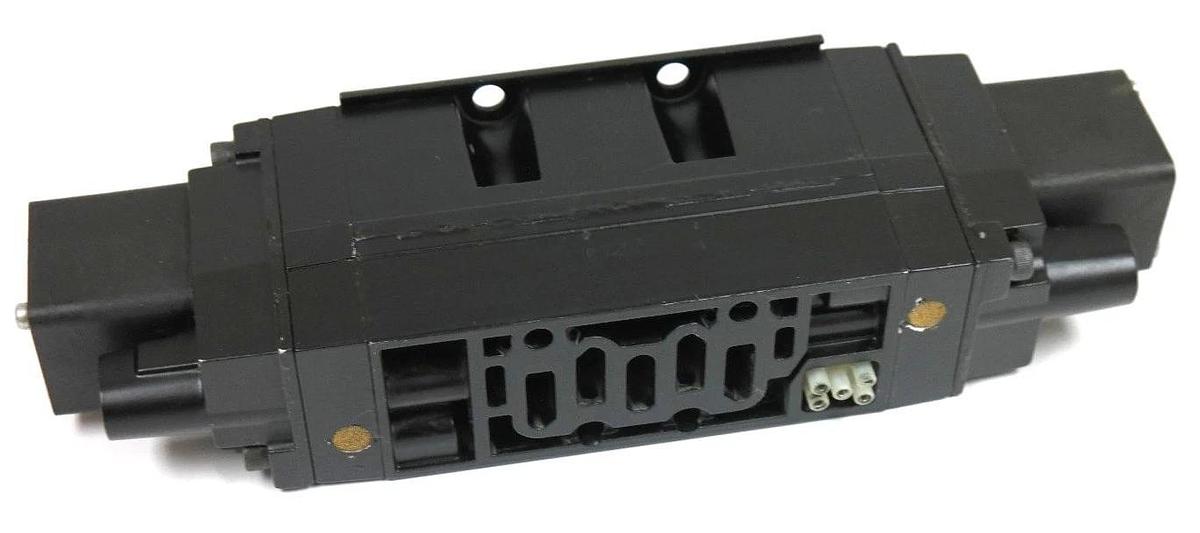Used PARKER 4511BHXXABAA53 VALVE 40-150 PSI W/ L0030153 COILS 6.2 WATTS