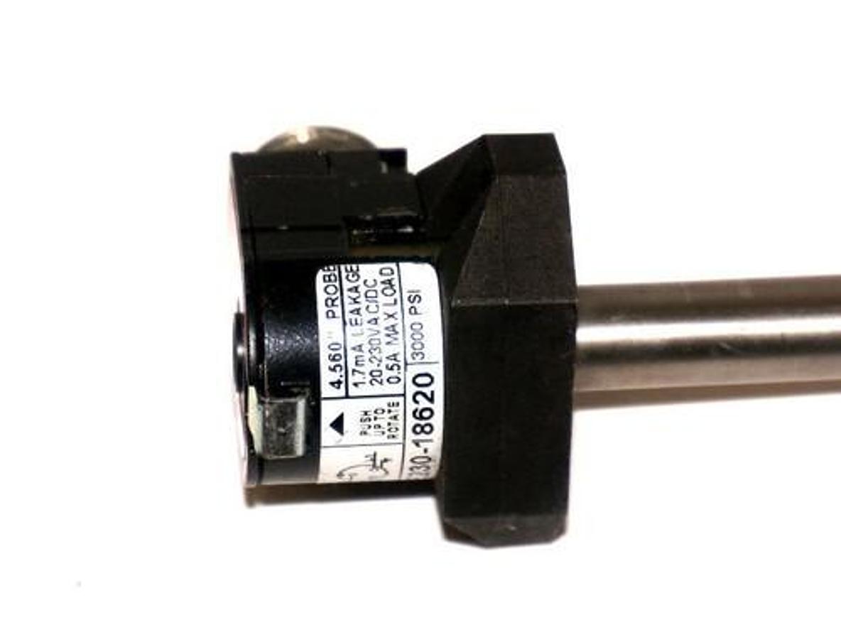 Used NAMCO EE230-18620 LPR CYLINDRICATOR INDUCTIVE PROXIMITY SENSOR 4.560'' PROBE