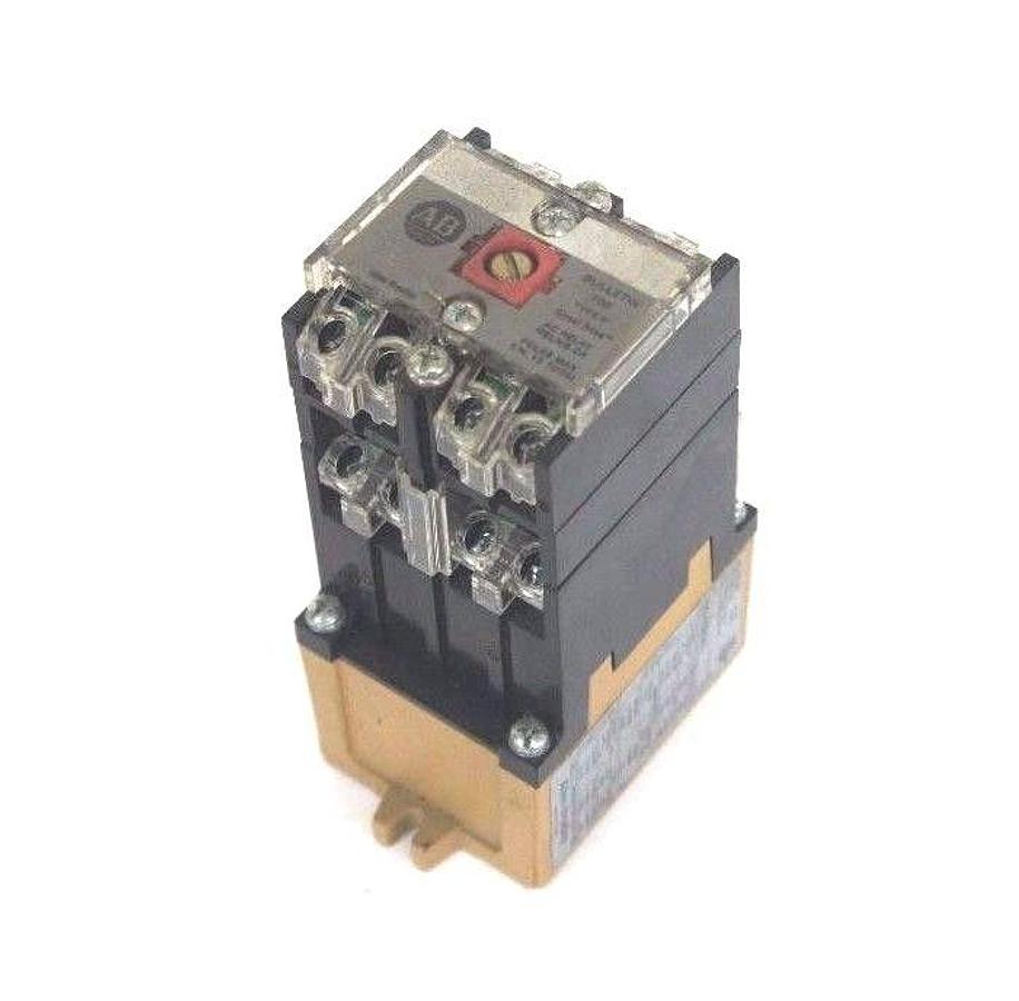 Used ALLEN BRADLEY 700-P800A1 TYPE P CONTROL RELAY SER D 700P800A1, 115-120V
