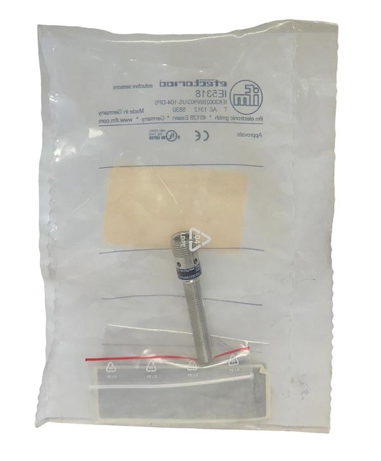 Used NEW IFM IEK3002BBPKG/US-104-DPS / IE5318 EFECTOR INDUCTIVE SENSOR 10-36V NSFS