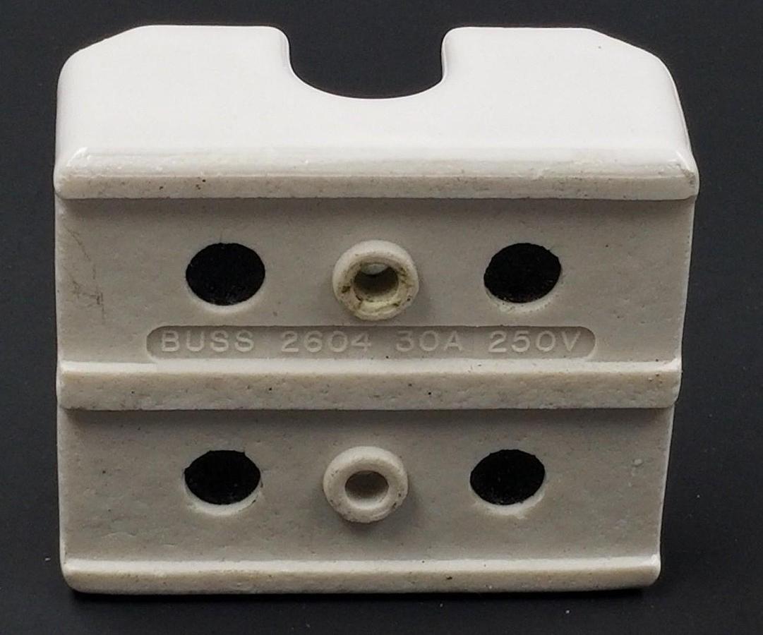 Used COOPER BUSSMANN 2604 PORCELAIN FUSE BLOCK