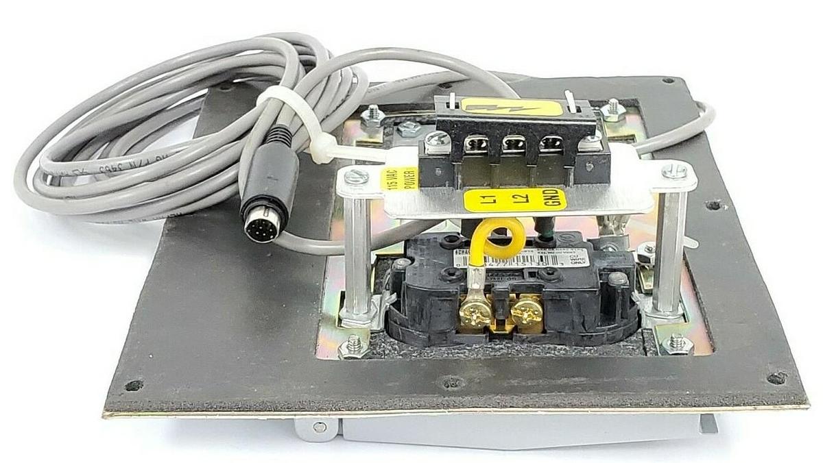 Used MCNAUGHTON-MCKAY BE-467766 INDUSTRIAL CONTROL PANEL MCMCCP-P5D CONVENIENCE PORT