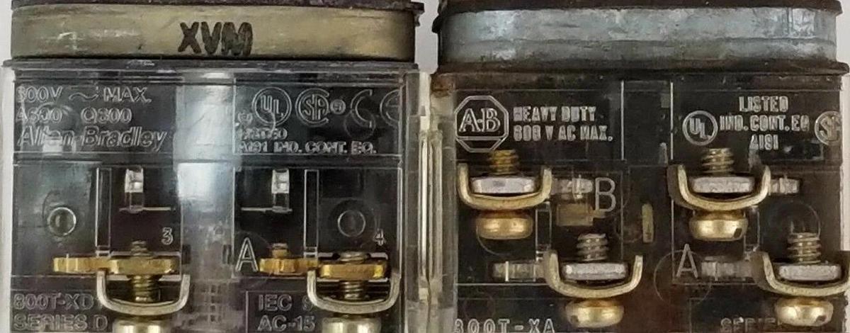 Used LOT OF 2 ALLEN BRADLEY PUSHBUTTONS 800T-D6 & 800T-D W/ 800T-XA & 800T-XD1