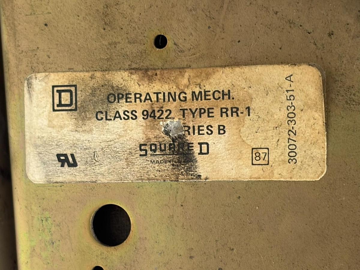 Used Square D LAL36350 350A Circuit Breaker Class 9422 RR-1 Operating Mechanism