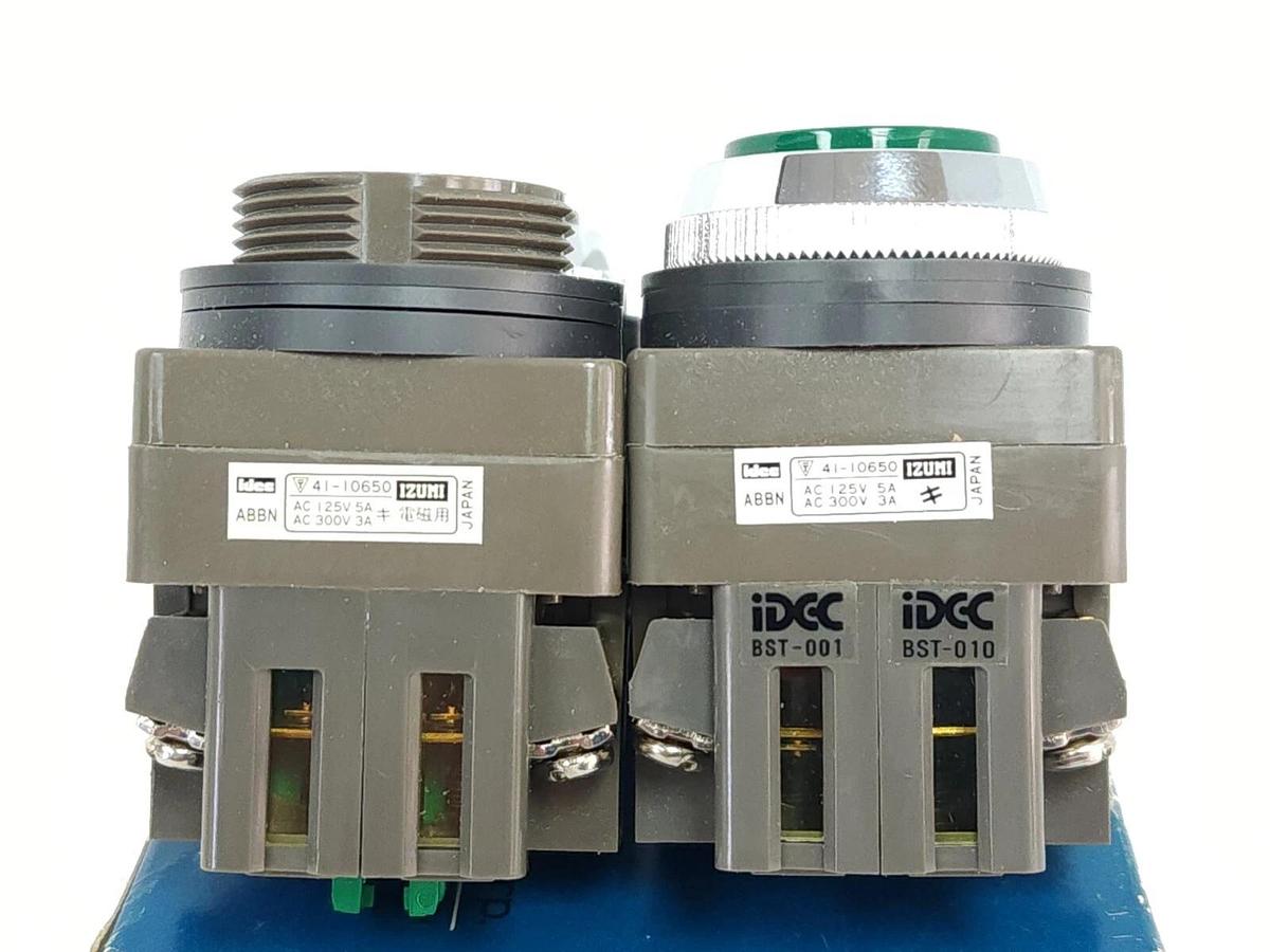 Used LOT OF 2 IDEC IZUMI ABBN1111 / ABBN1120 PUSHBUTTON STATIONS SERIES N