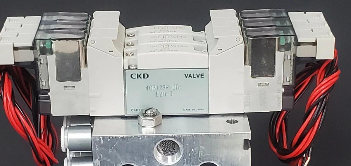 Used NIB CKD M4GB120R-C6-E2HD-3-3 VALVE MANIFOLD ASSEMBLY DC24V, M4GB120RC6E2HD33
