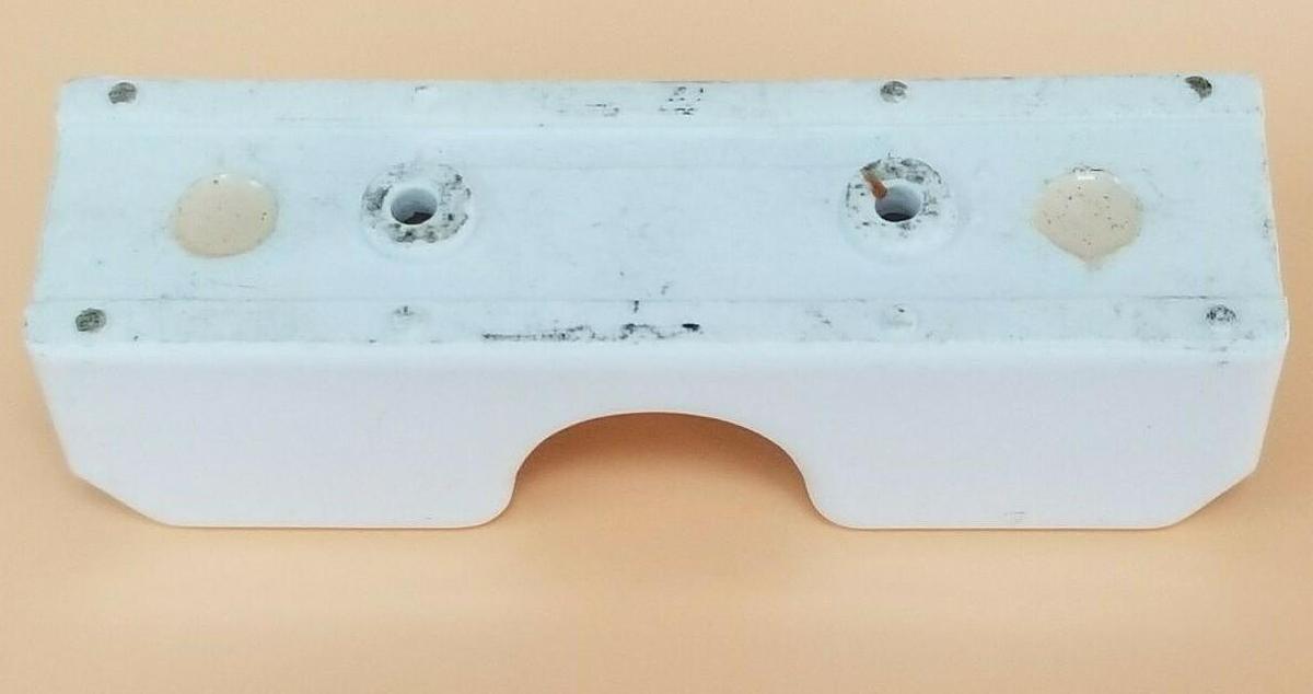 Used COOPER BUSSMANN 2610 FUSE BLOCK CERAMIC 30 AMP 1 POLE 600V