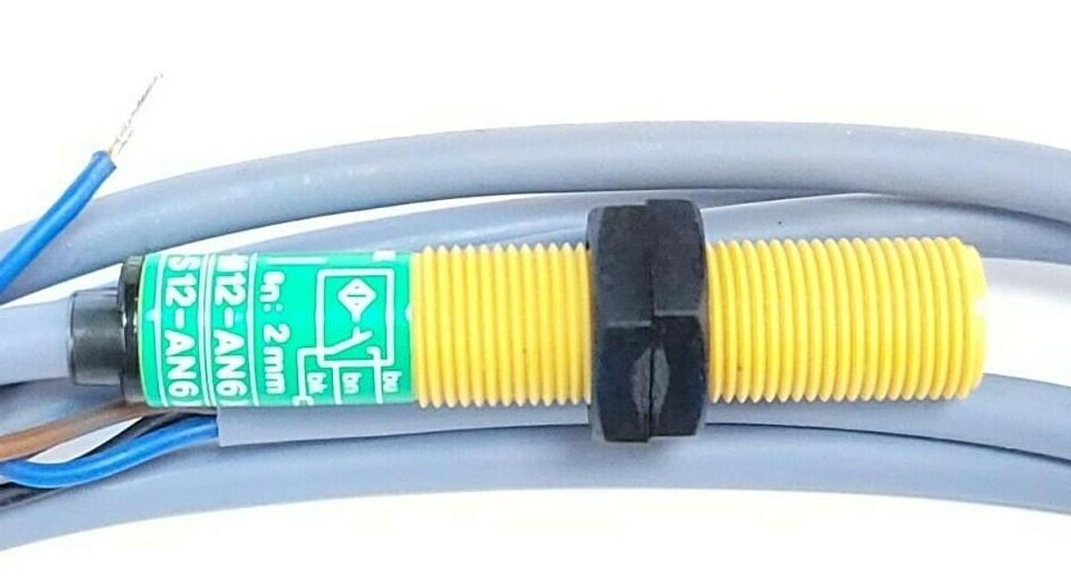 Used NEW TURCK BI2-S12-AN6X PROXIMITY SENSOR BI2-M12-AN6X 10-30VDC, SN: 2mm
