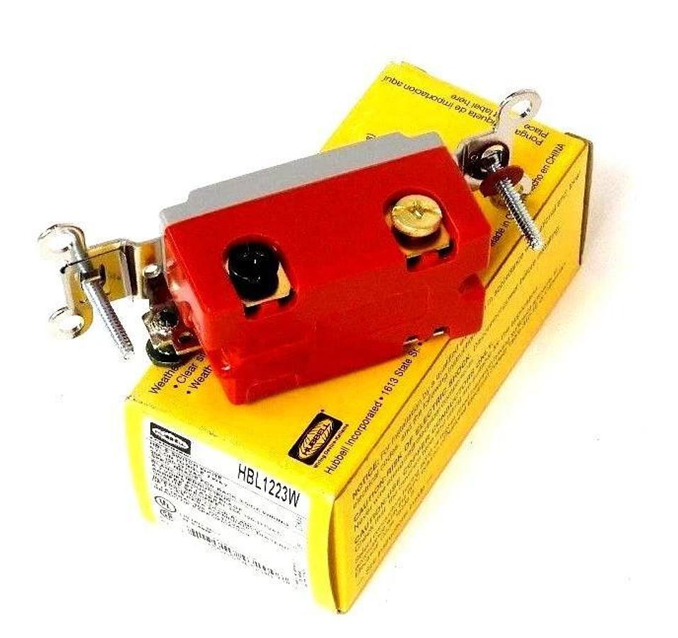Used NIB HUBBELL HBL1223W 3-WAY TOGGLE SWITCHE 20A, 120-277VAC, WHITE