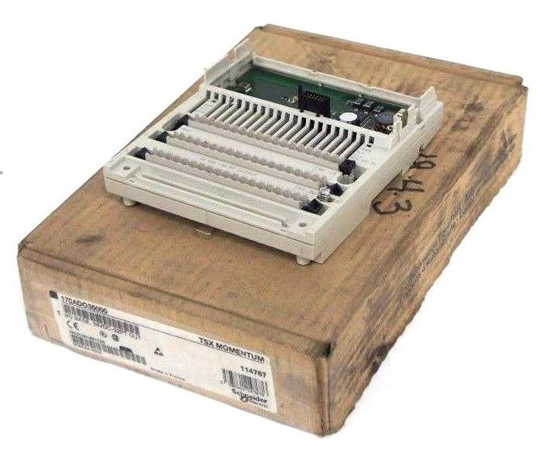 Used SCHNEIDER ELECTRIC 170ADO35000 I/O BASE 24VDC-32PT OUT, PV: 05, RL: 16