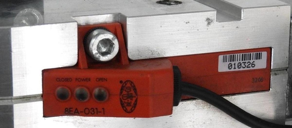 Used DE-STA-CO 82L40-112B800 PNEUMATIC POWER CLAMP 82L40-1110000