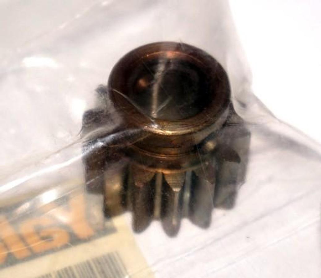 NEW YALE 501096200 MOTOR PINION