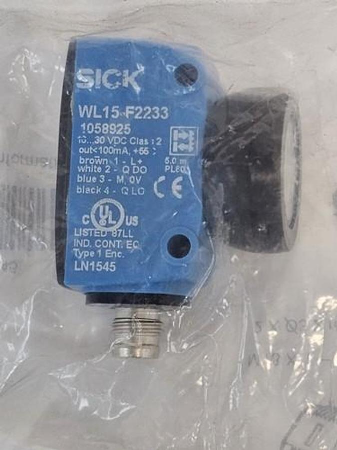 NEW SICK WL15-F2233P07 SENSOR (1058926) WL15F2233P07