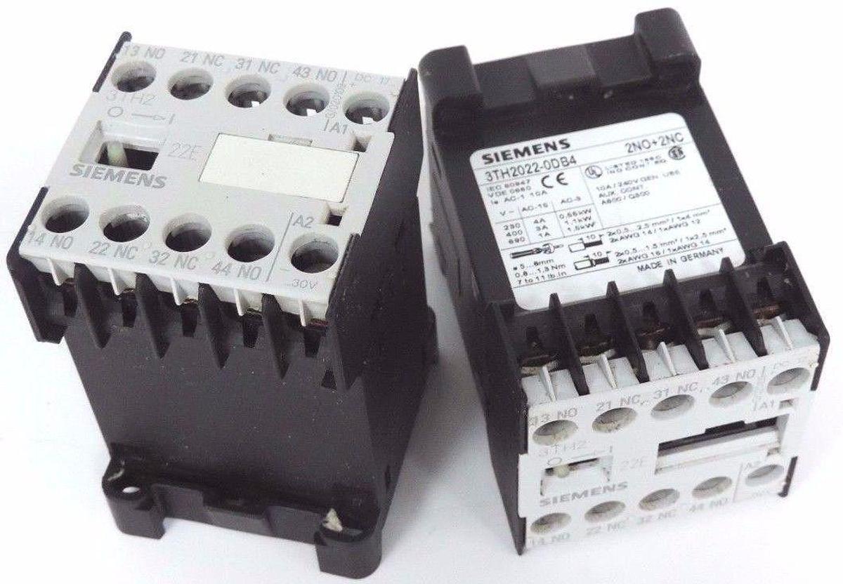 Used LOT OF TWO SIEMENS 3TH2022-0DB4 CONTROL RELAYS 3TH20220DB4, 2NO+2NC