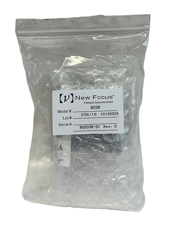 Used 2 NEWPORT NEW FOCUS 902036-01 / MODEL 9036 RISER CARRIERS PINT-SIZED NSMP