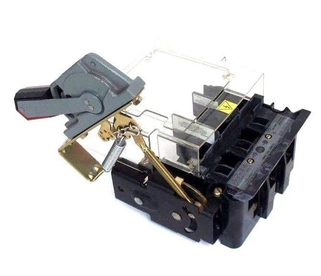 Used ALLEN BRADLEY 1494V-DS30 LINE TERMINAL GUARD RIGHT HAND SER. A W/ ON/OFF SWITCH