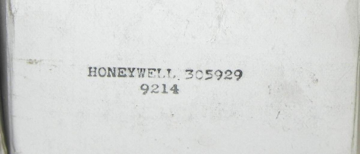 Used NIB HONEYWELL 305929, -40-160 DEGREES TEMPERATURE GAUGE 87427