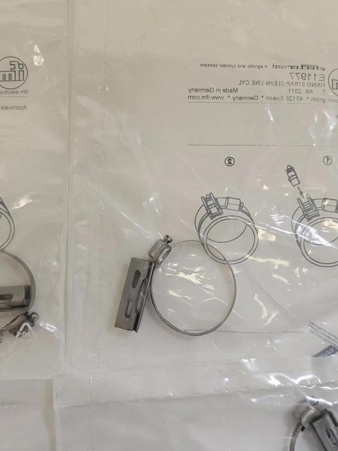 Used LOT OF 4 NEW IFM EFECTOR FIXING STRAP CLEAN-LINE CYL E11977 NSFP