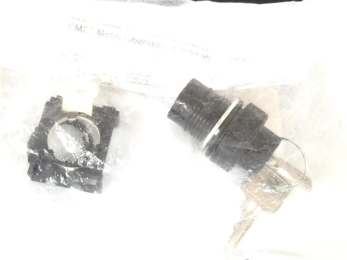 Used NEW EATON CUTLER-HAMMER E22KBF4C1 KEY SELECTOR SWITCH 2 POS. /MAINT.