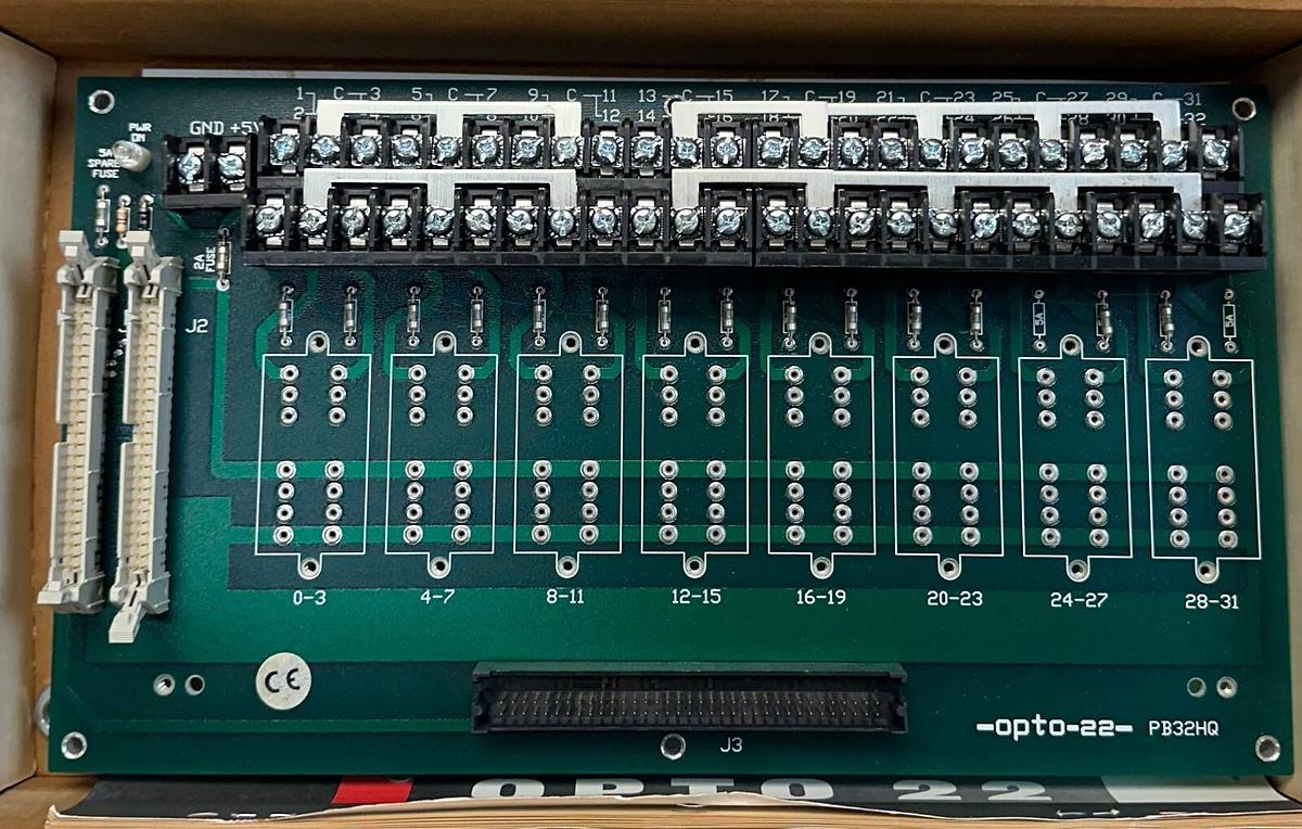 Used OPTO 22 PB32HQ / 001832C I/O MODULE MOUNTING RACK 32-CHNL PB SERIES NSMP