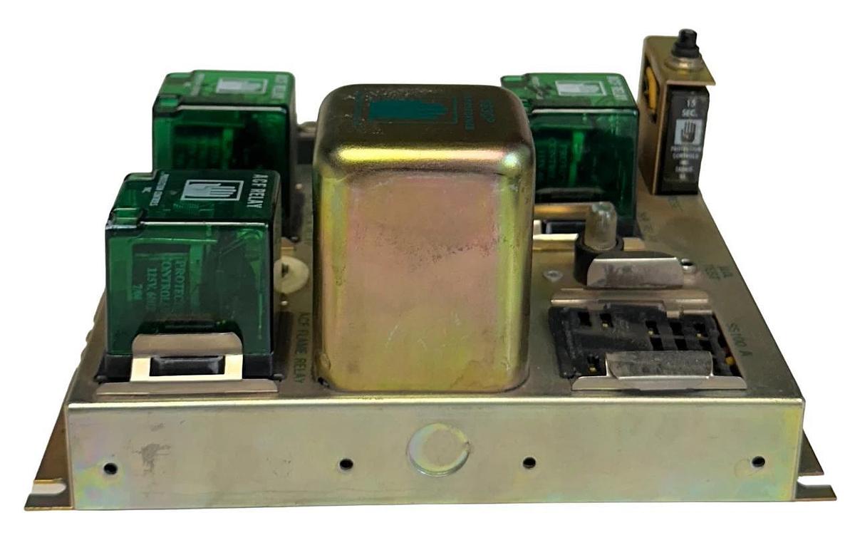 Used PROTECTION CONTROLS 6642-VBNR / 6642VBNR PROTECTOFIER FLAME MONITOR 117VAC USNP