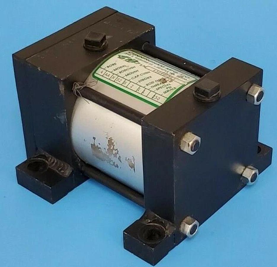 Used CUNNINGHAM MODEL AA PNEUMATIC CYLINDER 4" BORE, 2" STROKE, 250PSI, 4AANS2N211250