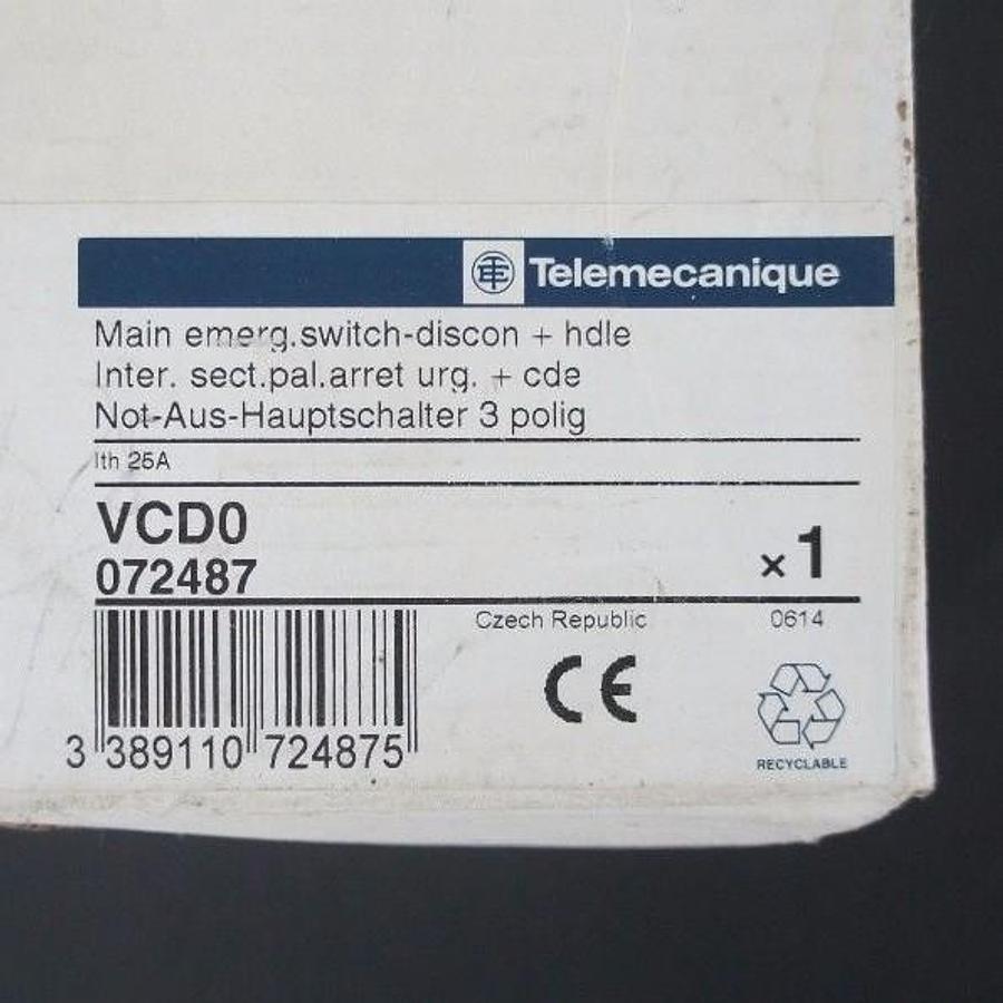 Used NEW TELEMECANIQUE VCD0 MAIN EMERG. SWITCH MISSING TOP HANDLE