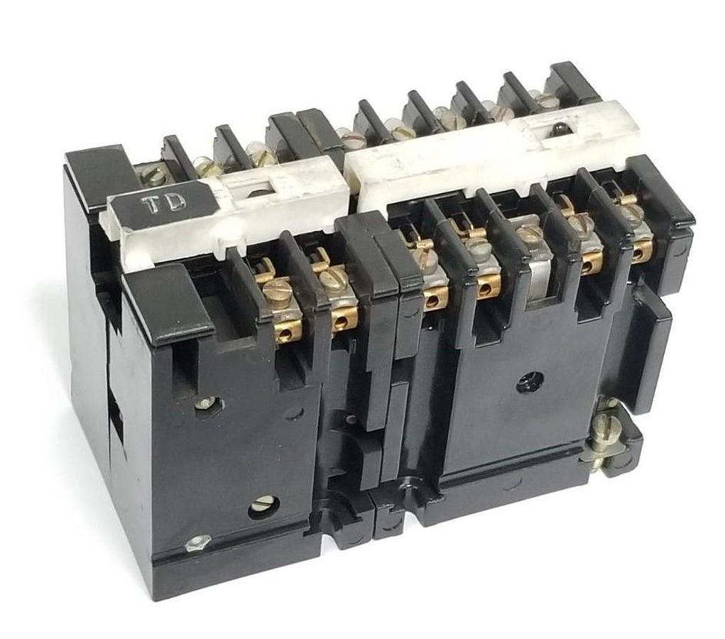 Used GENERAL ELECTRIC CR120A04202AA INDUSTRIAL RELAY 115V 60HZ W/ CR122A01100AA
