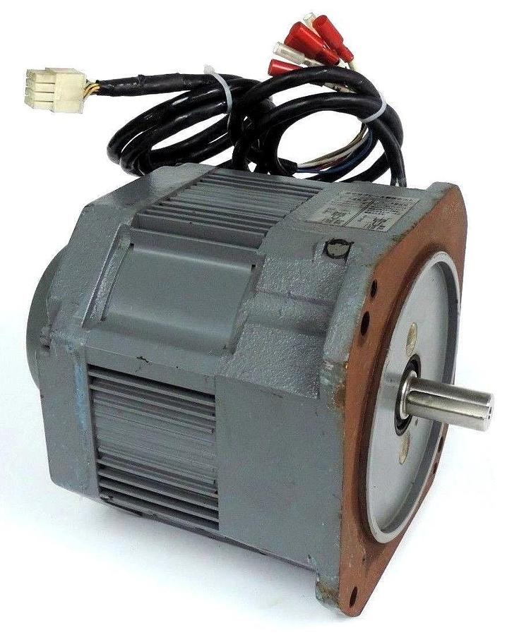 Used YASKAWA USADED-13-YR31 AC SERVO MOTOR 1300W, 9.9A, 2000 R/MIN, USADED13YR31