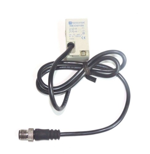 Used TELEMECANIQUE XSE C1071331 INDUCTIVE PROXIMITY SENSOR