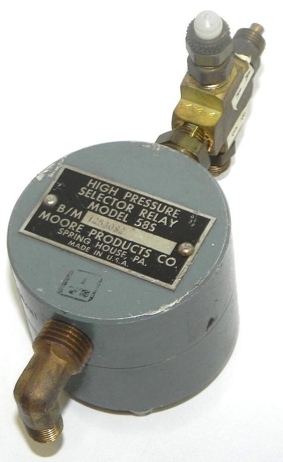 Used MOORE PRODUCTS MODEL 58S HIGH PRESSURE SELECTOR RELAY B/M 12530S2