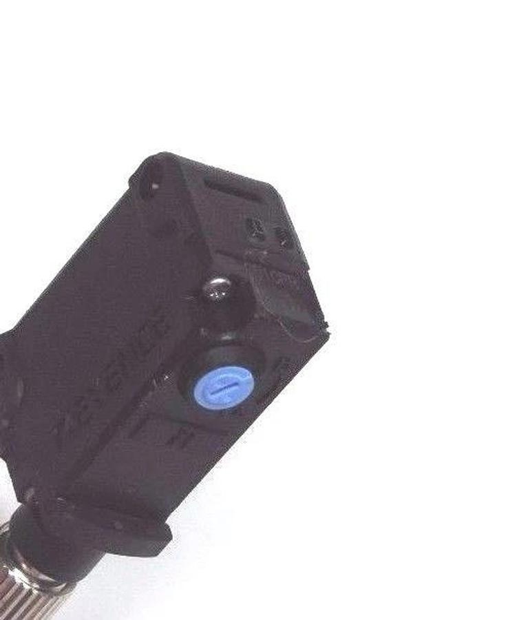 Used KEYENCE PZ-G51CT PHOTOELECTRIC TRANSMITTER W/ PZ-G51CPR PHOTOELECTRIC RECEIVER