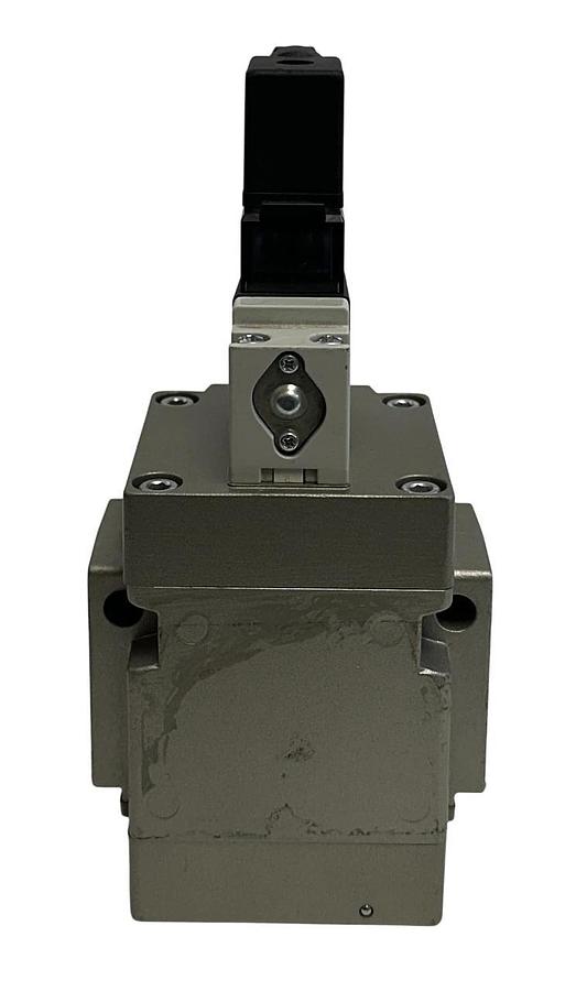 Used SMC VG342-5DZ-04NA / VG3425DZ04NA PNEUMATIC POPPET VALVE 24VDC COIL 3-PORT USNP