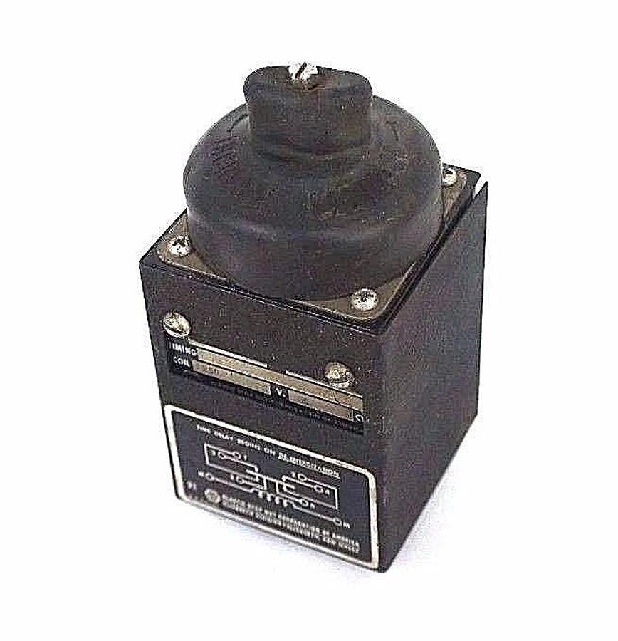 Used AGASTAT ND-21-Q TIMING RELAY 250V ND21Q