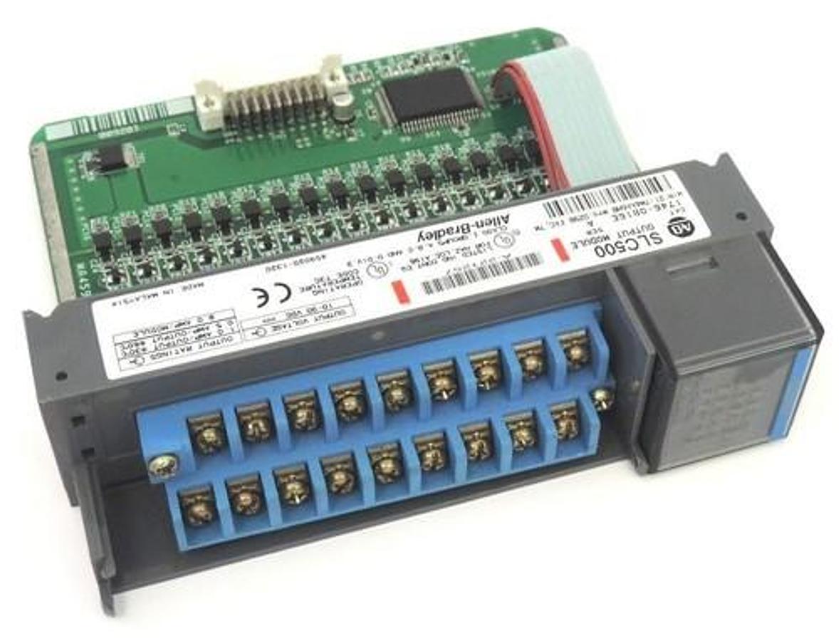 Used ALLEN BRADLEY 1746-OB16E OUTPUT MODULE 1746OB16E SER. A (MISSING DOOR)