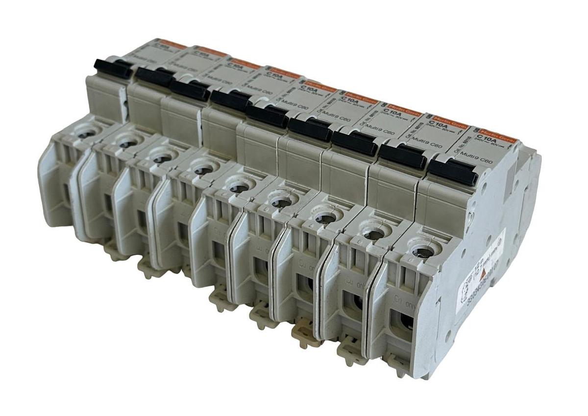 Used 9 MERLIN GERIN 60110 / C10A Multi9 C60 CIRCUIT BREAKERS 240V 1POLE 10A C-CURVE
