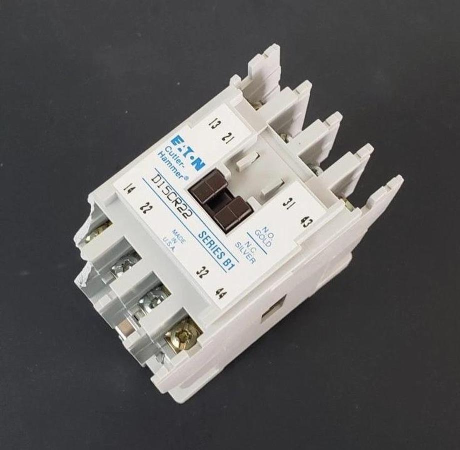 NEW EATON CUTLER-HAMMER D15CR22CB MULTIPOLE RELAY D15CR22 SER. B1 (DAMAGED)