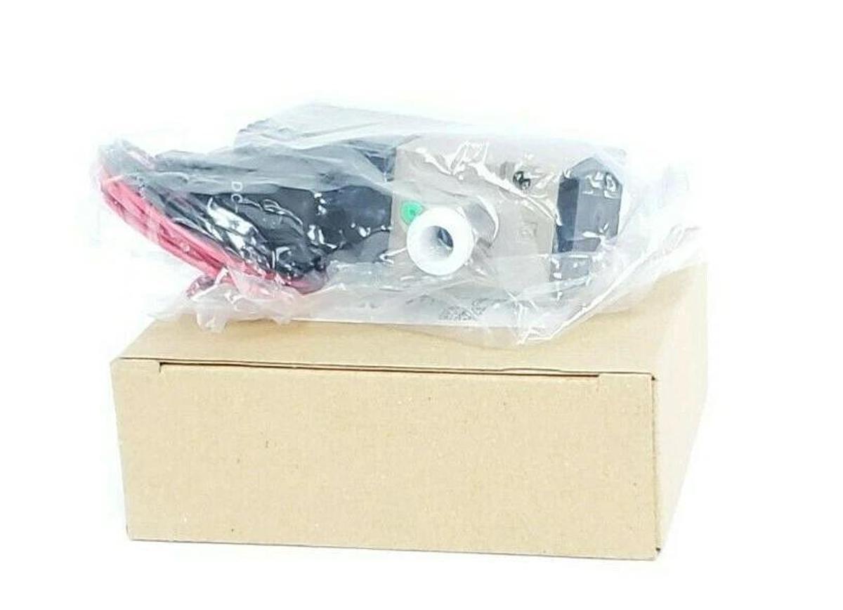 Used NEW CKD 3PA210-GS6-C21-3 SOLENOID VALVE DC24V 3PA210-C21 3-PORT