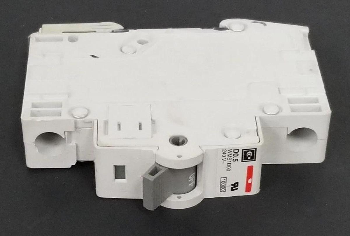 Used CUTLER-HAMMER WMS1D00 CIRCUIT BREAKER 0.5A, 240V, 1P, D0.5