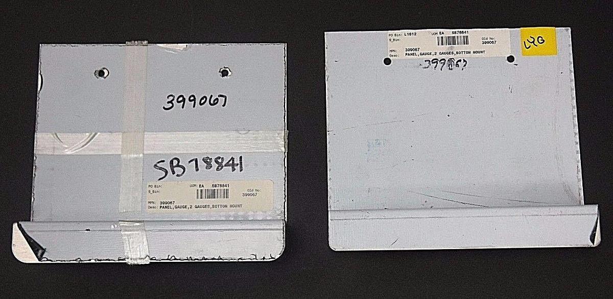 Used LOT OF 2 NEW 399067 PANEL, GAUGE, 2 GAUGES, BOTTOM MOUNT SB78841