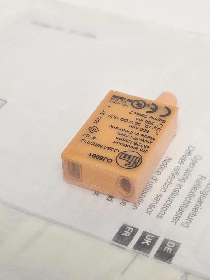 Used NEW IFM OJB-FNKG/FO/AS DIFFUSE REFLECTION SENSOR OJ5001 10...30V DC 200mA