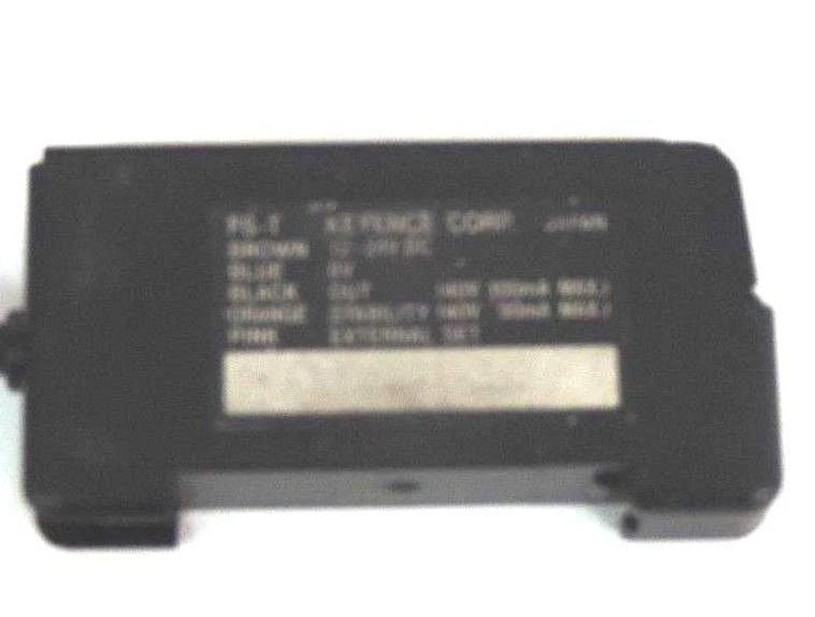 Used 2 KEYENCE FS-T22 SENSORS FST22